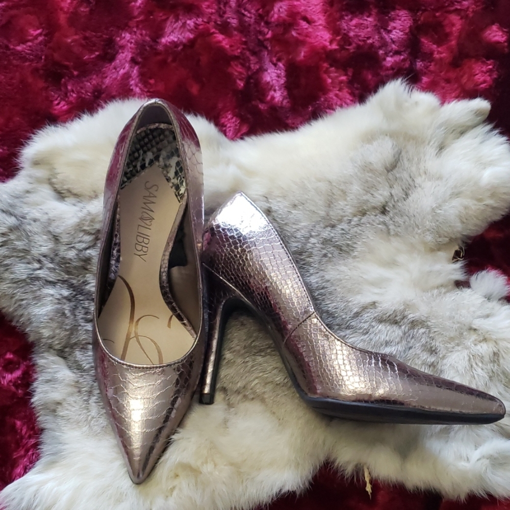 NWOT... Sam Libby Heels
